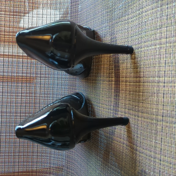 Black high heels - Picture 5 of 7